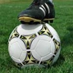 Rúgni egy labdát labdarúgó képzési ugrál, néz szabad online órák, oktató videók