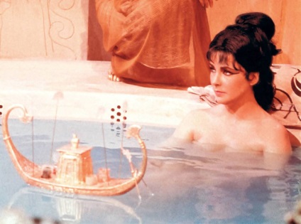 Um és szépségápolási 7 titok Cleopatra ( „Asterix Obelix Mission) Brains and Beauty Secrets of Cleopatra 7