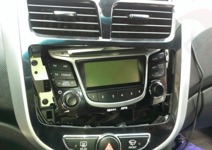 Telepítése a rádiót a Hyundai Solaris (Hyundai Solaris)