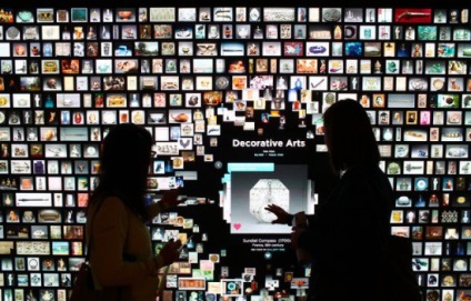 Csúcstechnológia a múzeumok interaktív installációk, érintőképernyők és más könyvtárak