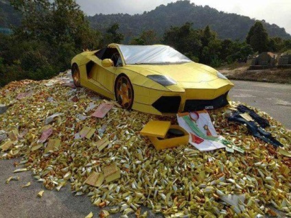 Malajziában, tettünk egy példányát papír Lamborghini, vidám humor dratute