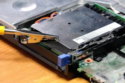 Visszaállítása a felügyeleti jelszót a laptop IBM ThinkPad (EEPROM atmel 24rf08 és hasonlók)