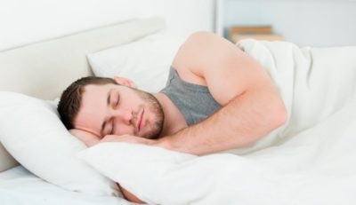 A horkolás férfiaknál okoz és kezelésében miért erősen horkol alvás közben, hogy milyen hatással van a probléma, valamint
