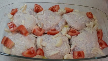 Sült csirke burgonyával a sütőben - lépésről lépésre recept fotók