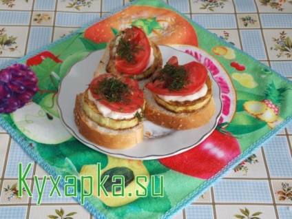 Fried cukkini, étkezés otthon egy fotót a recept lépések