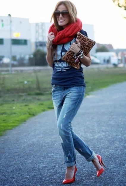 Női egyenes farmer (45 fotó) a mit és hogyan kell viselni, milyen hosszúságú legyen egyenesen a csípő modell (közvetlen) Női egyenes farmer (45 fotó) a mit és hogyan kell viselni, milyen hosszúságú legyen egyenes csípőből modell