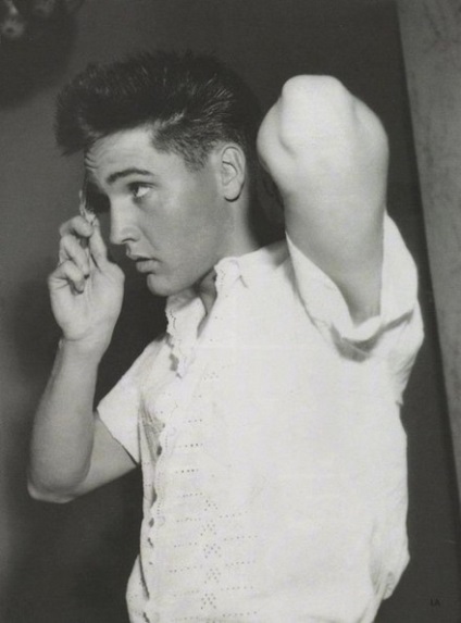 Celebrity frizura Elvis Presley fotó értékelés (Elvis) Celebrity frizura Elvis Presley fotó vélemények