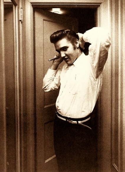 Celebrity frizura Elvis Presley fotó értékelés (Elvis) Celebrity frizura Elvis Presley fotó vélemények