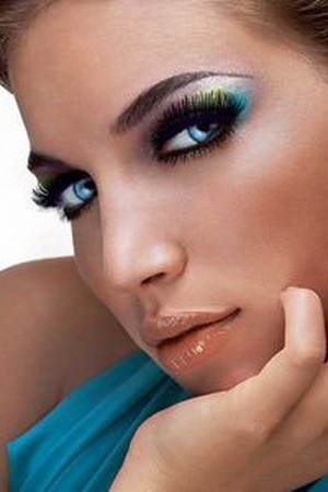 Turquoise szemhéjfesték - lehetőség Neskuchnyi nyáron - 30 példák (türkiz) Turquoise szemhéjfesték - nem unalmas lehetőség a nyáron - 30 példák