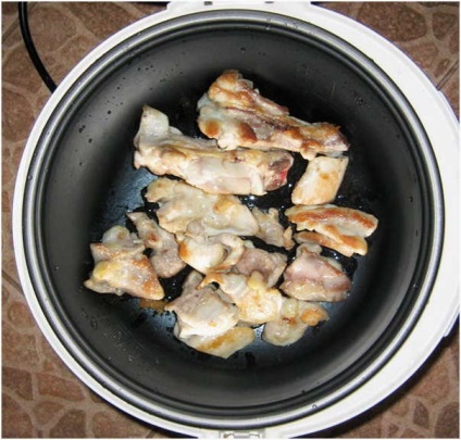 Chakhokhbili csirke multivarka Redmond recept egy fotó