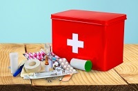 Milyen gyógyszereket vigyen magával nyaralni baba a tenger a listán az elsősegély-készlet (szezonban 2017)