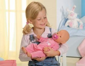 Hogyan babákkal játszani, mint a lányok játszanak babákkal