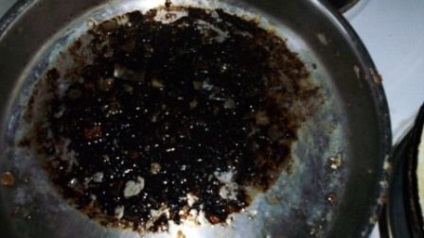 Hogyan mossa ki a kiégett cukor a serpenyőben