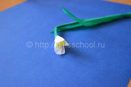 Hogyan hóvirág kartonpapír kezeddel, lányok iskolába