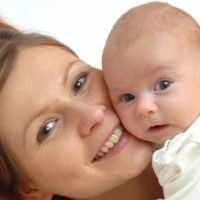 Hogyan törődik egy újszülött kislány (baba nemi szervek) Hogyan törődik egy újszülött kislány
