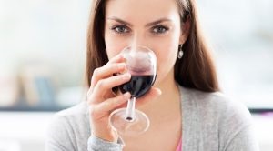 Brandy, vodka, bor és egyéb alkoholos tágítja vagy szűkíti a vérereket