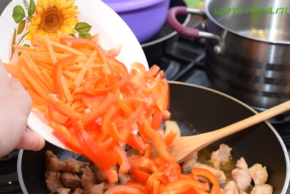 Csirke teriyaki tésztával és zöldségekkel, recept fotó
