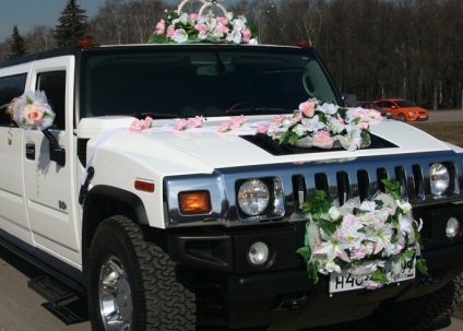 Limousine egy esküvő egy autó közül lehet választani