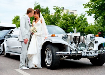 Limousine egy esküvő egy autó közül lehet választani