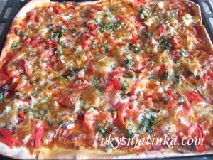 Pizza friss uborka - recept fotókkal