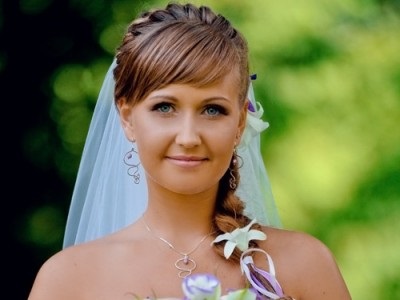Frizurák a menyasszony - fátyol és a frufru képek fotó