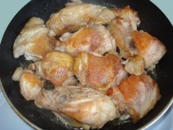 Recept csirke, darabokra vágjuk és párolt zöldség mártással