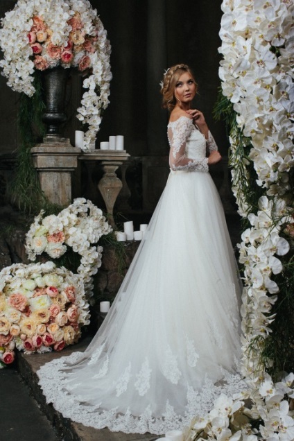 Magyar menyasszonyi ruha felülvizsgálatát a legjobb tervezők, esküvői ruhák · weddingparté