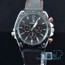 Stílusos mechanikus órák 20 $ (óra) Stílusos mechanikus órák 20 $