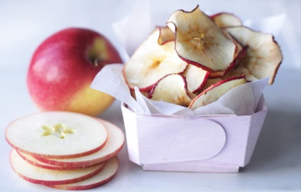 Szárított almák - előnyei és hátrányai, hasznos tulajdonságok és ellenjavallatok, hogyan lehet egy főzet szárított