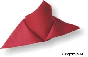Vázlatait origami szalvéta az asztalra, mesterkurzusok hajtogatással és video tutorials