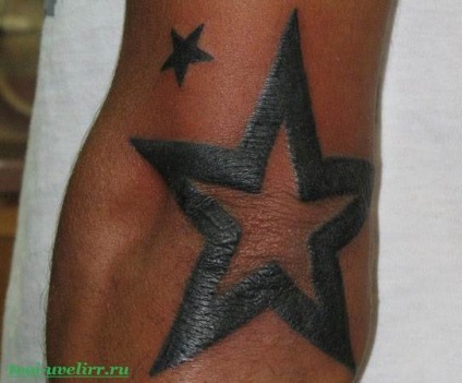 Tetoválás a könyökét