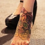 Tattoo lábon lányok fotó a női tetoválás a lábán