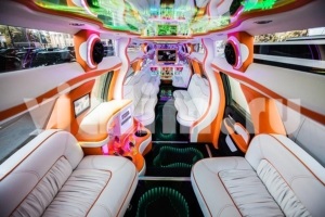 Rendelési kiadó egy limuzin esküvőre Moscow olcsó - autókölcsönző megfizethető áron