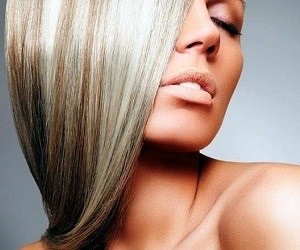 Blondirovanie frissíteni a kép sötét haja finom árnyalatok
