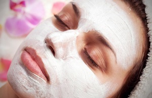 Essential rózsaolaj kozmetikai alkalmazásra az arc