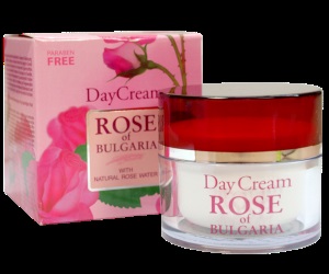 Essential rózsaolaj kozmetikai alkalmazásra az arc