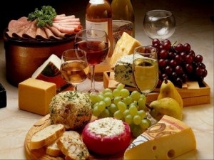 Hogyan lehet kombinálni a sajt és a bor