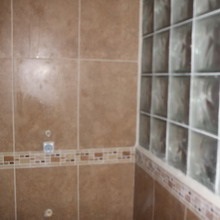 Kültéri zuhanyzó tégla az országban a kezüket fotó, videó, hogyan lehet egy tégla zuhanyzó