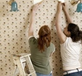 Lehetséges, hogy a ragasztó a háttérképet, hogy a fal festés után akril festékkel