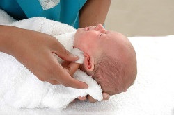 Középfülgyulladás újszülött tünetei, okai és kezelése középfülgyulladás (fotók)
