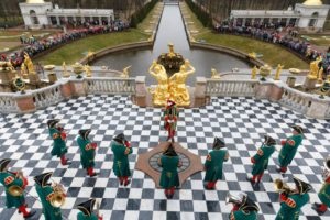 A megnyitó a szökőkutak Peterhof 2017 holnap Szentpéterváron