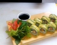 Recept Avocado sushi és füstölt lazac és uborka otthon