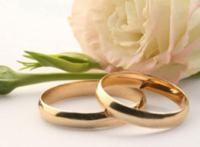 A hagyomány cseréje jegygyűrű Oroszország, elkötelezettség gyűrűk, esküvői hagyomány, esküvő