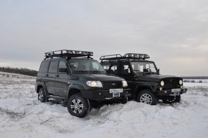 Uaz vadász vs UAZ hazafi, aki a legjobb a nagy autók