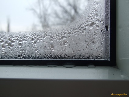7 Egyszerű tippek a páralecsapódás elkerülése érdekében az ablakokon és a jég