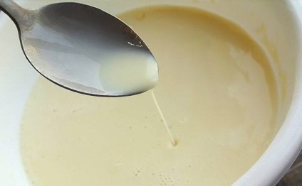 Palacsinta lyukak tejjel recept egy fotó