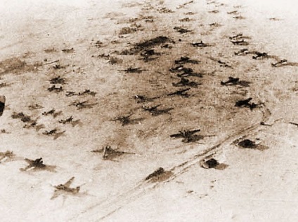 Nagy hatótávolságú repülés légi műveleteket, hogy elpusztítsa a náci repülőgépek a földön - a katonai