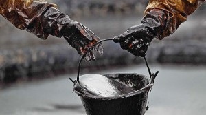 A környezeti problémák a kitermelés az olajipar kapcsolatos olaj, a lényeg