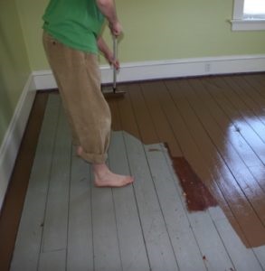Зносостійка фарба для підлоги по дереву - огляд і правильний вибір