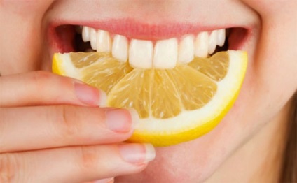 Hogyan fehéríti fogait otthon zománc és vihető véghez anélkül